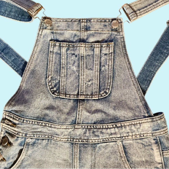 Boohoo Blue Distressed Jean Short Overalls in Size 4 - Picture 4 of 4
